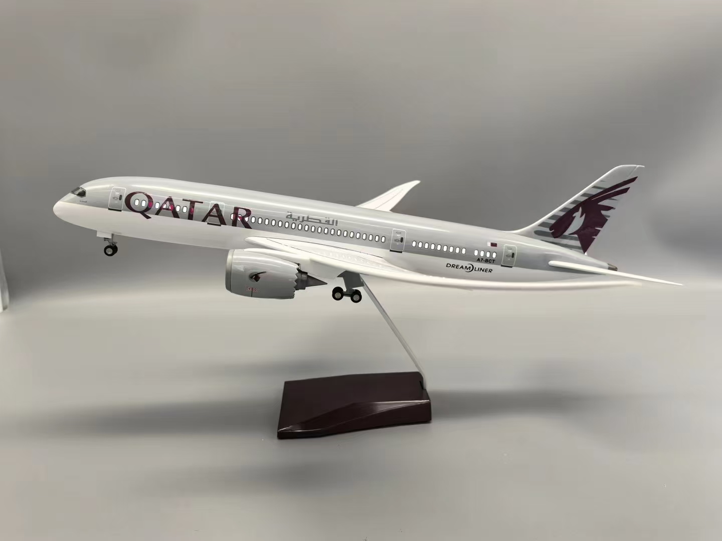 Home Decor Qatar - 47cm 1/130 Schaal Qatar B787 Resin
